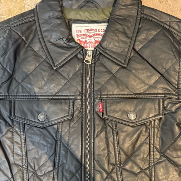 Levi's Black Quilted Shirt Jacket - Picture 6 of 9